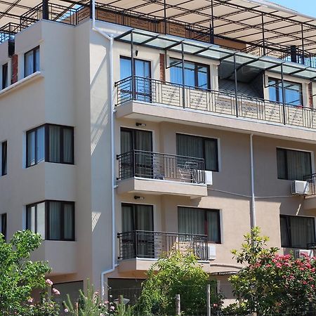 Flowers Apartments Nesebar Luaran gambar