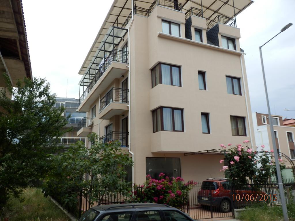 Flowers Apartments Nesebar Bilik gambar