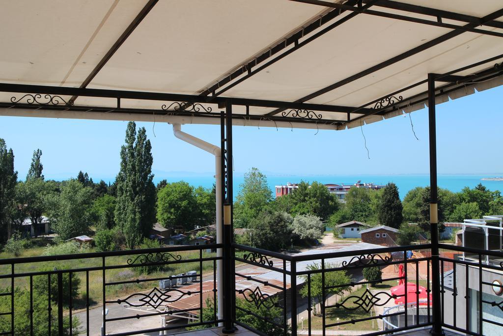 Flowers Apartments Nesebar Luaran gambar